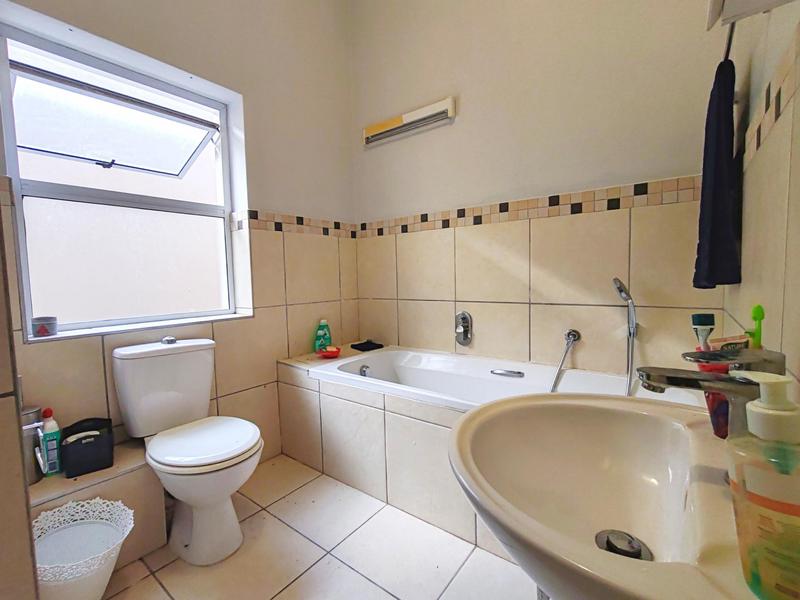 2 Bedroom Property for Sale in Claremont Western Cape